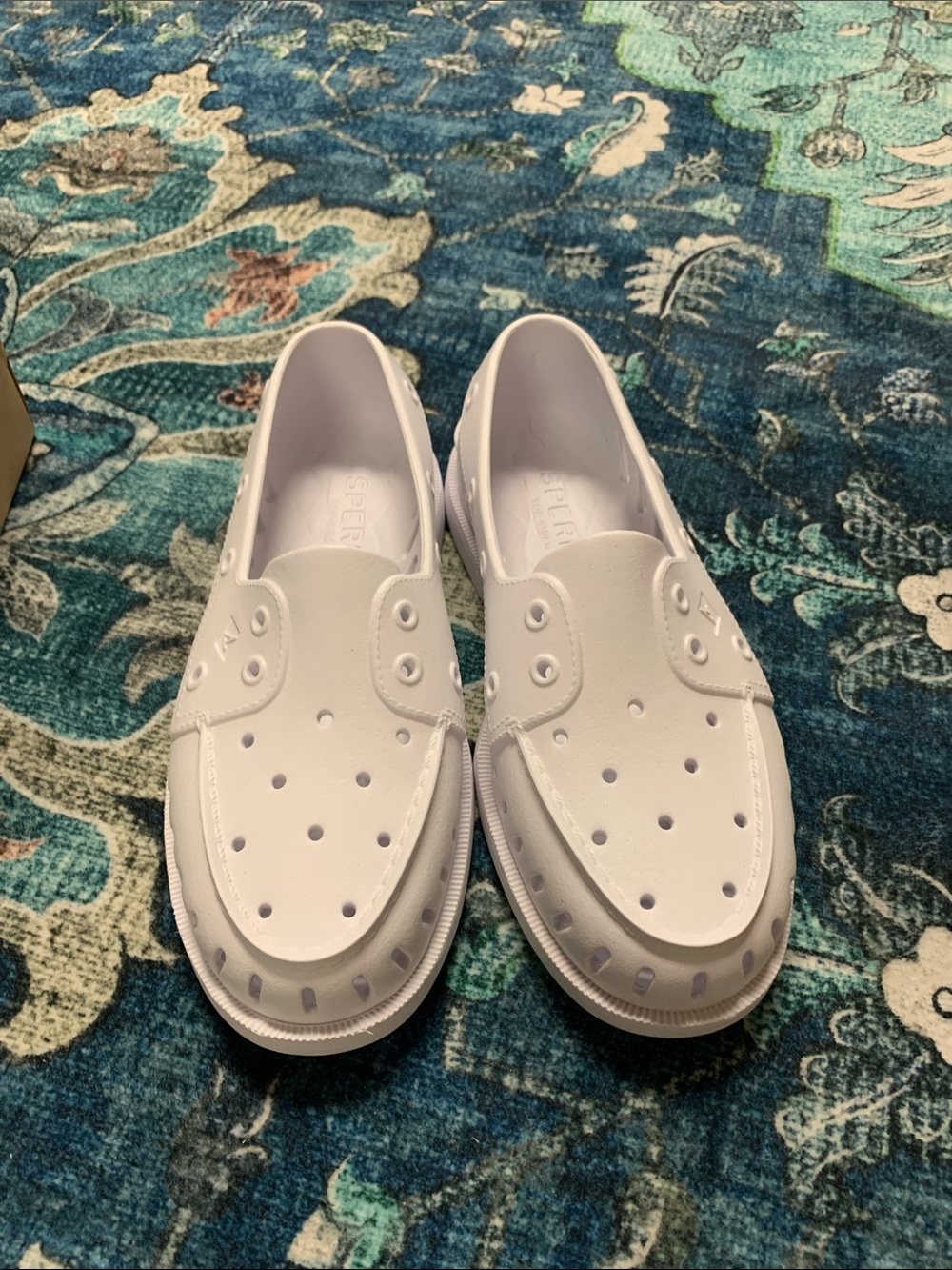 Sperry boat shoes float slip on new white 9